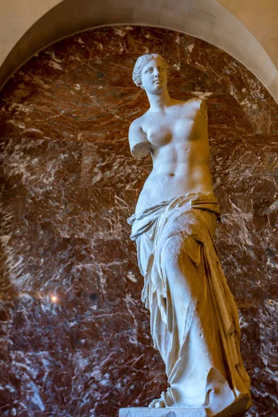 Paris, Frankrike - 18 juni 2014: Venus de Milo staty i Paris — Stockfoto