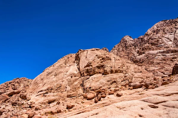 Rocce nel deserto sulla penisola del Sinai — Foto Stock