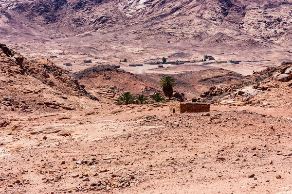 Vecchia costruzione in pietra nel deserto sulla penisola del Sinai — Foto Stock