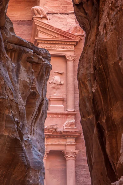 Famosa tomba Al-Khazneh o Tesoro a Petra — Foto Stock