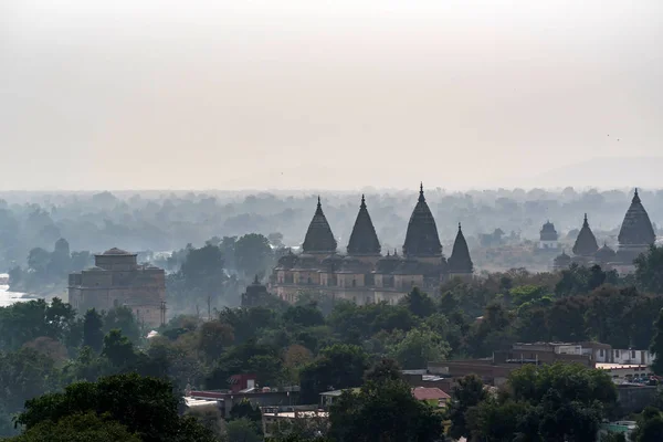 Chatris ou Cenotaphs em Orchha, Índia — Fotografia de Stock