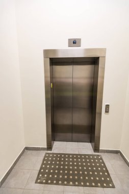 Modern krom Asansör