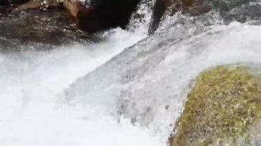 dağ dere yakın çekim