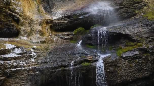 Hermosa cascada de Chegem en el Cáucaso — Vídeos de Stock