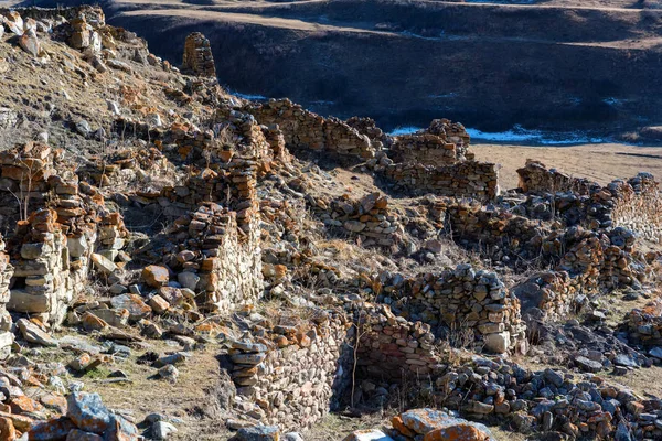 View of old abandoned balkar village in North Caucasus — Stock Photo, Image