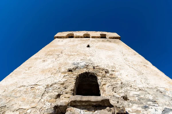 Vista de la torre medieval de Balkarukovs en el norte del Cáucaso, Rusia — Foto de Stock