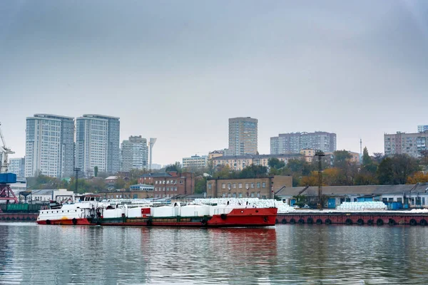 View of river port in Rostov-on-Don on cloudy autumn day — Stock Photo, Image