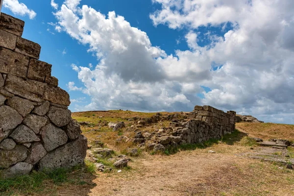 Pohled na ruiny starověkého řeckého města Panticapaeum na Krymu — Stock fotografie