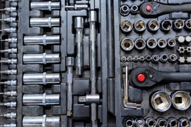 Atölyede metalik krom vanadyum araçları