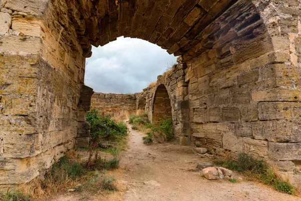 Uitzicht op het fort van Yeni-kale aan de kust van de straat van Kerch in de Krim — Stockfoto