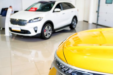 Galeride yeni arabalar