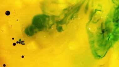 yağ, su ve mürekkep için güzel bir soyut karıştırma 