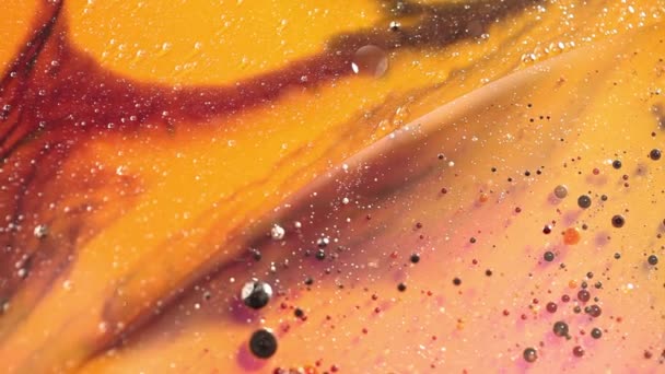 Mélange d'huile, d'eau et d'encre pour un beau résumé  