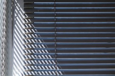 Pencere Panjur ile soyut kompozisyon