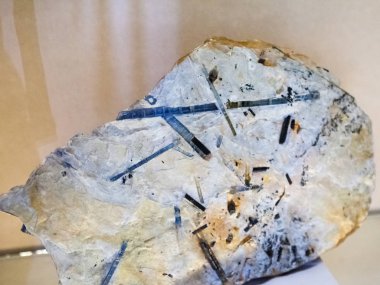 Güzel kristaller, mineraller ve taşlar - renkler ve dokular