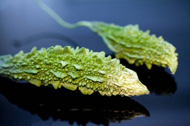 Momordica Charantia (ekşi salatalık) 