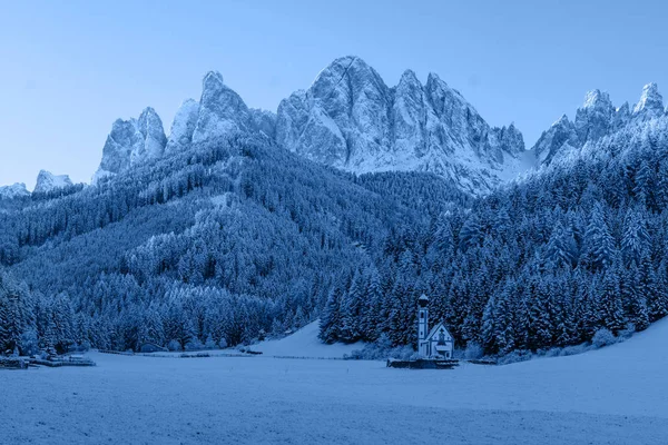 Dolomiti dağlarında gün doğumu. — Stok fotoğraf