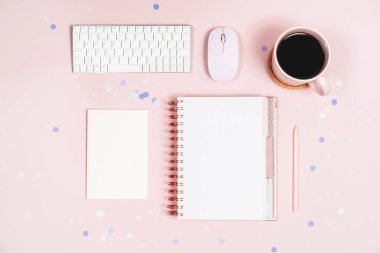 Düz masa örtüsü..