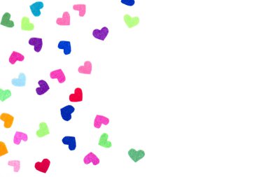 Renkli kalpleri olan beyaz arkaplan.