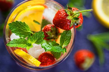 Çilek mojito, üstten görünüm