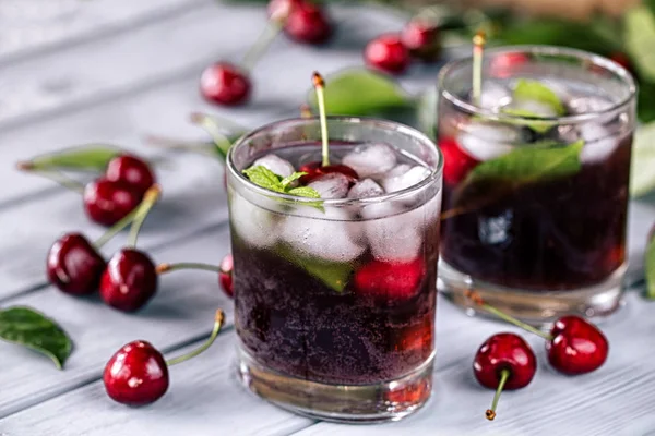 Carbonated chilled drink from sweet cherry — Stock Photo, Image