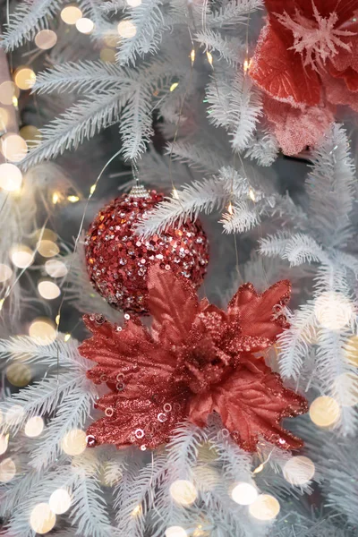 Decoraciones rojas de Navidad —  Fotos de Stock