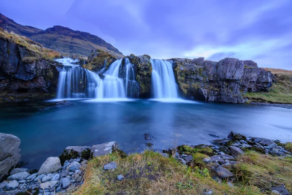 アイスランド｜滝と有名な山のタイムラプス写真. — ストック写真