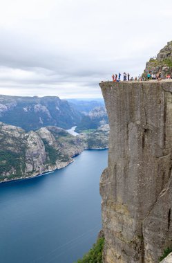 Norveç 'teki Preikestolen' dan görüntü