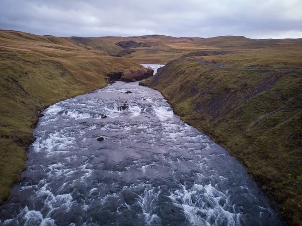 Légi kilátás Skogafoss vízesés, Izland dron — Stock Fotó