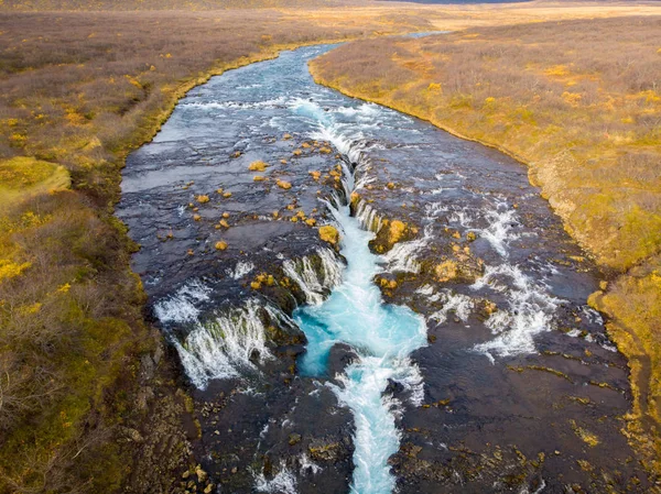 Gyönyörű Bruarfoss vízesés, türkizkék víz, Izland — Stock Fotó