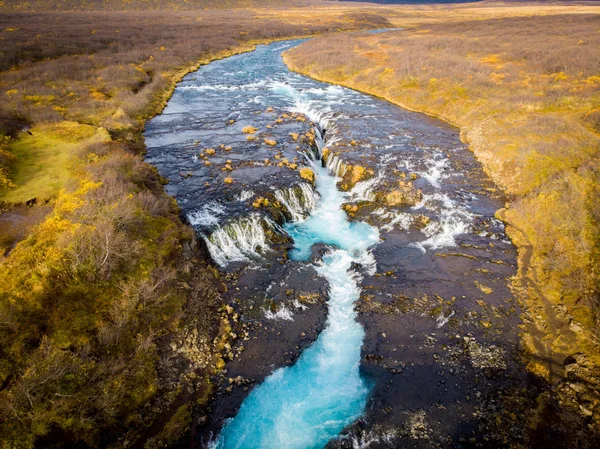 Gyönyörű Bruarfoss vízesés, türkizkék víz, Izland — Stock Fotó