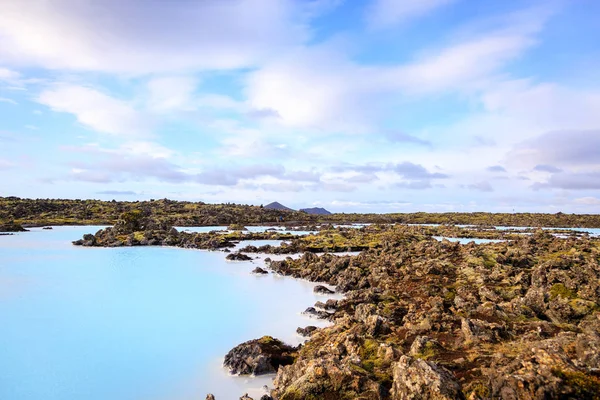 O spa geotérmico Blue Lagoon é um dos attrac mais visitados — Fotografia de Stock