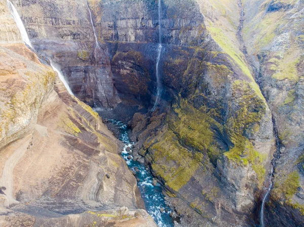 Visão geral dramática da cachoeira Haifoss, a quarta maior água — Fotografia de Stock
