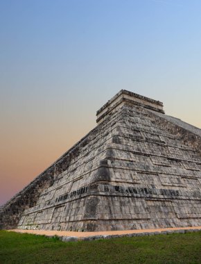 Chichen Itza 'da fantastik bir gün batımı