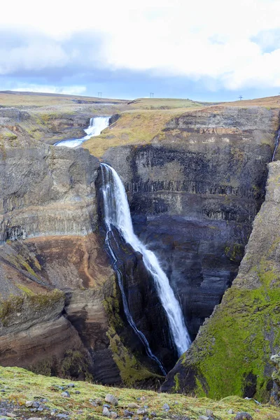 Drugi co do wysokości wodospad Islandii - Haifoss. Ponury poranek vi — Zdjęcie stockowe