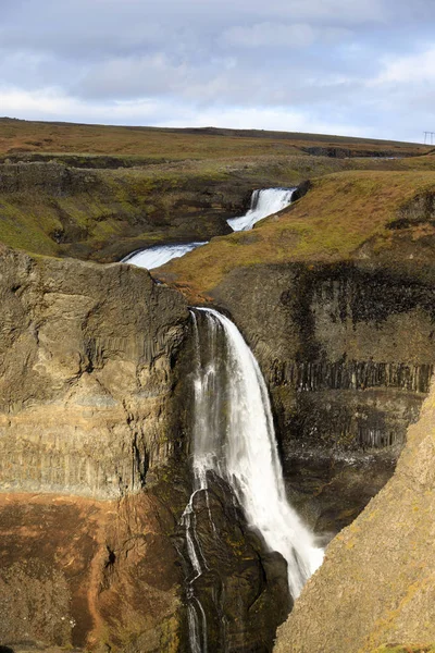 Drugi co do wysokości wodospad Islandii - Haifoss. Ponury poranek vi — Zdjęcie stockowe