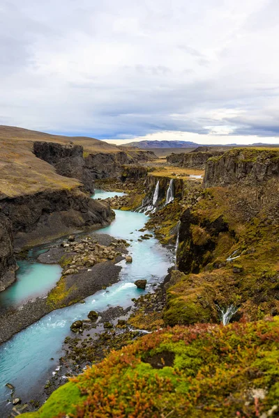 Prachtig landschap van Sigoldugljufur canyon met veel kleine wat — Stockfoto