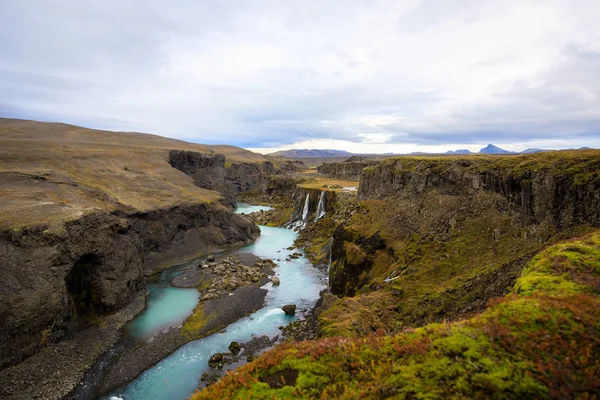 Prachtig landschap van Sigoldugljufur canyon met veel kleine wat — Stockfoto