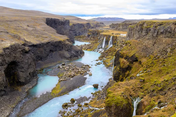 Hermoso paisaje de cañón Sigoldugljufur con muchos wat pequeño — Foto de Stock