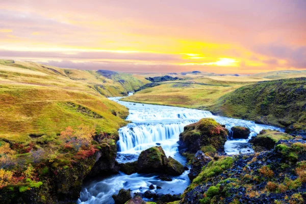 Flygfoto över Skogafoss vattenfall, Island med dron — Stockfoto