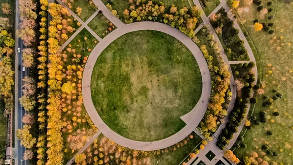 Bird\'s-eye view of a jogging track in a park