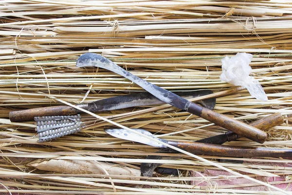 Cesto di bambù e attrezzature per tessuti — Foto Stock