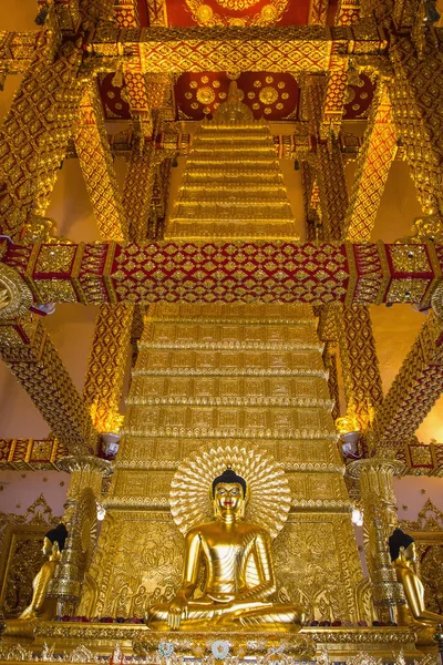 Estátua Buda Dourada Budismo Ubon Ratchathani Tailândia — Fotografia de Stock