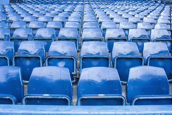Lege stoelen Football stadium — Stockfoto