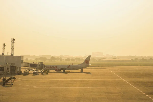 Airplane of Thai Lion Air parking lot in Don Mueang airport in the morning. — 스톡 사진