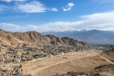 Leh, Hindistan 'daki kırsal köy manzarası.