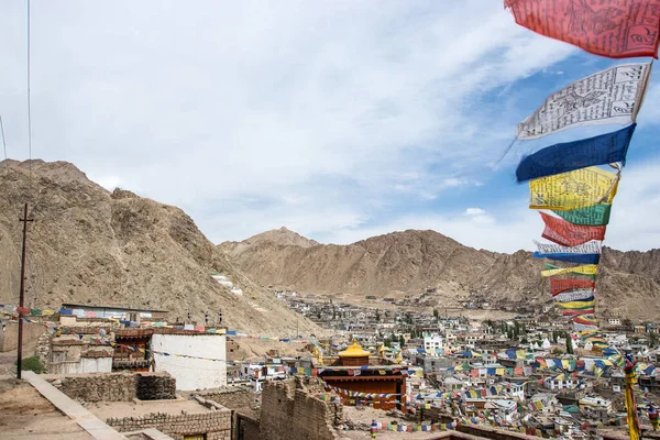 Vista Ciudad Leh Ladakh Bandera Color Con Cielo Azul Norte —  Fotos de Stock
