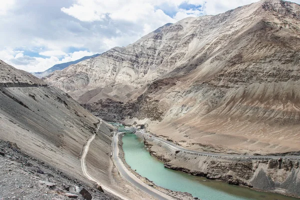 Soutok Řeky Zanskar Indus Lehu Ladach Indie Jedno Turistických Míst — Stock fotografie