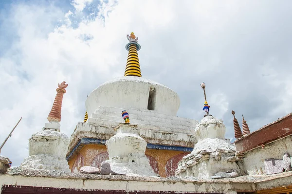 拉梅鲁修道院 Lamayuru Monastery 是印度拉达克的一座藏传佛教修道院 — 图库照片
