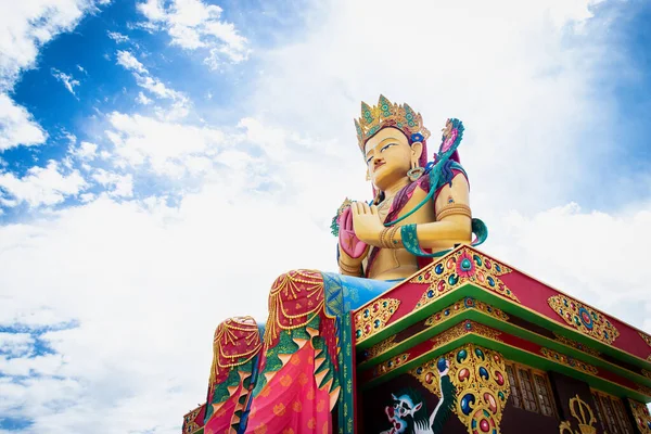 Jättiläinen Kultainen Veistos Maitreya Buddha Leh Ladakh Pohjois Intiassa — kuvapankkivalokuva